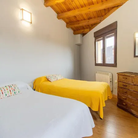 Snug Holiday In Ribera Del Duero With Garden 펜션