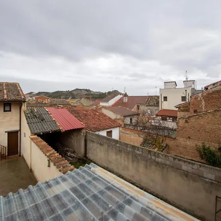 Snug Holiday In Ribera Del Duero With Garden 펜션