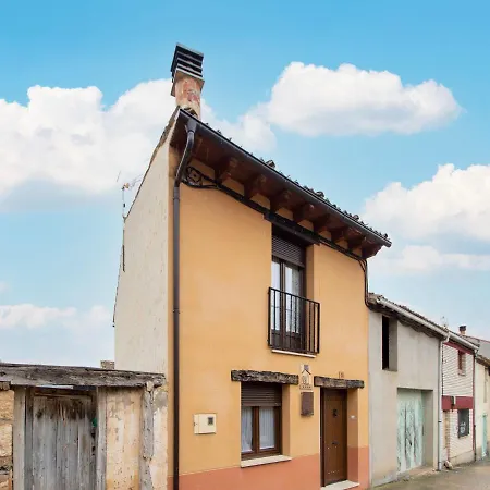 Snug Holiday In Ribera Del Duero With Garden Langa de Duero