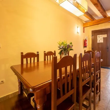 펜션 Snug Holiday In Ribera Del Duero With Garden Langa de Duero