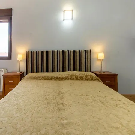 펜션 Snug Holiday In Ribera Del Duero With Garden