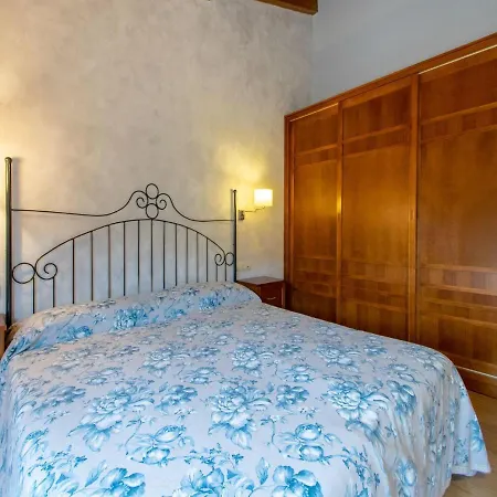 펜션 Snug Holiday In Ribera Del Duero With Garden